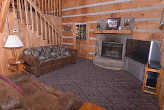 Pigeon Forge Cabin Rental Livingroom Area